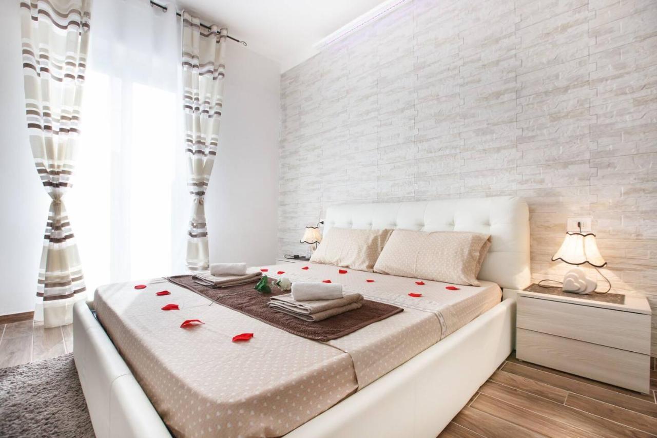 Residenza Larissa Luxury 1 Apartment Verona Bagian luar foto